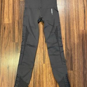 Grey Gymshark leggings (XS)